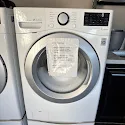 Photo from Patricio Villanueva's review showing his white LG front-load washer